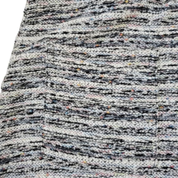 LOFT plus textured boucle knit flare skirt, 26,… - Picture 5 of 9